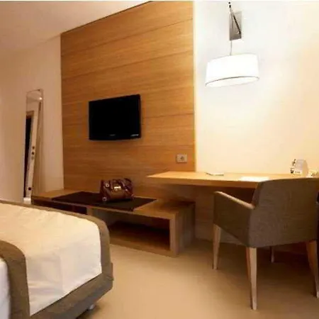 Hsm San Martino Hotel Garbagnate Monastero