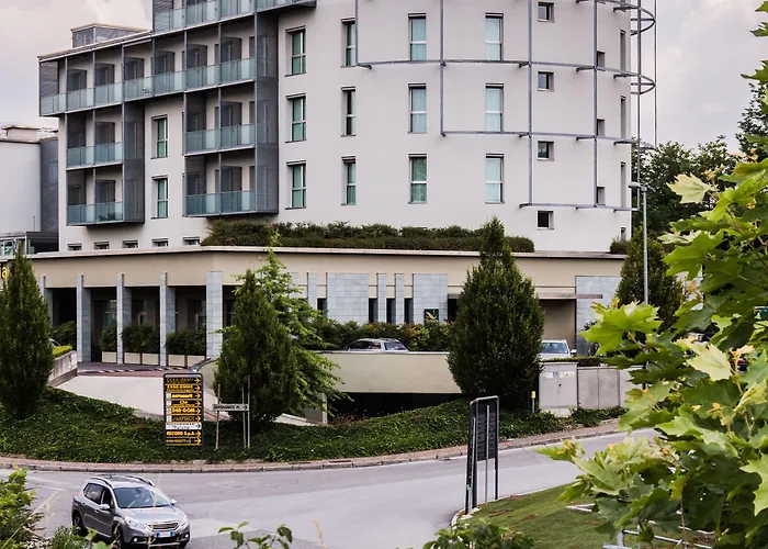 Hsm San Martino Hotel Garbagnate Monastero