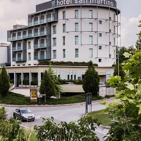 Hsm San Martino فندق Garbagnate Monastero