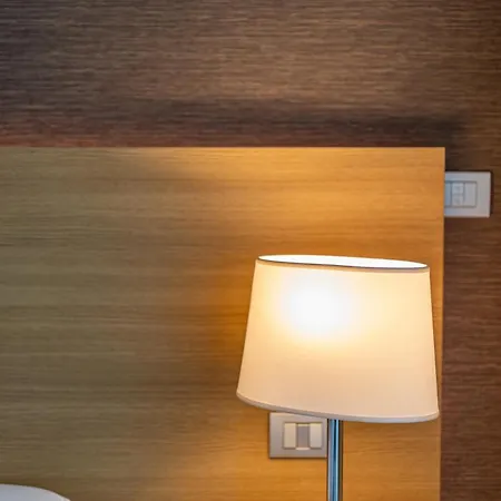 Hsm San Martino فندق Garbagnate Monastero