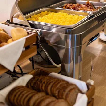 Hsm San Martino فندق Garbagnate Monastero