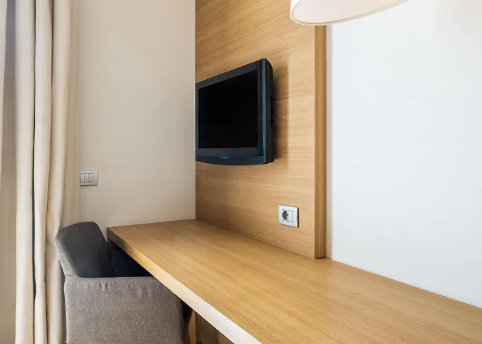 Hsm San Martino Отель Гарбаньяте-Монастеро