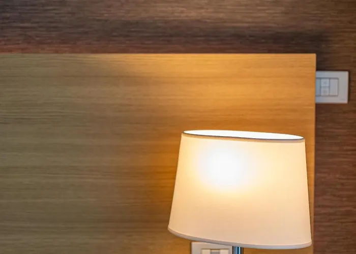 Hsm San Martino Отель Гарбаньяте-Монастеро